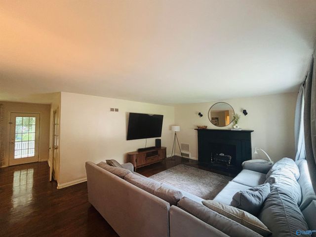 2016 Noccalula Road, Gadsden, AL 35904