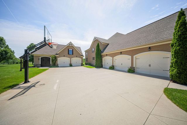 16725 Raintree Drive, Marysville, OH 43040