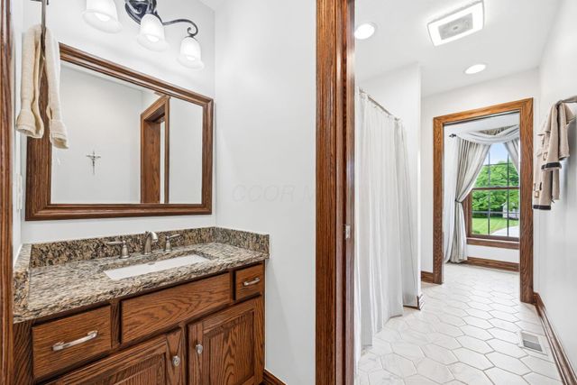 16725 Raintree Drive, Marysville, OH 43040