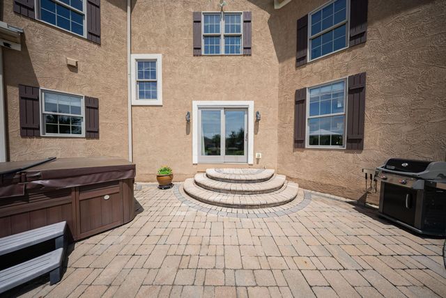 16725 Raintree Drive, Marysville, OH 43040