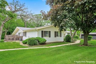 915 Royal Drive 4, Mchenry, IL 60050
