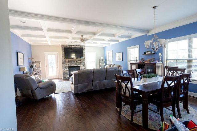 112 Wallburg Fields Lane, Winston-salem, NC 27107