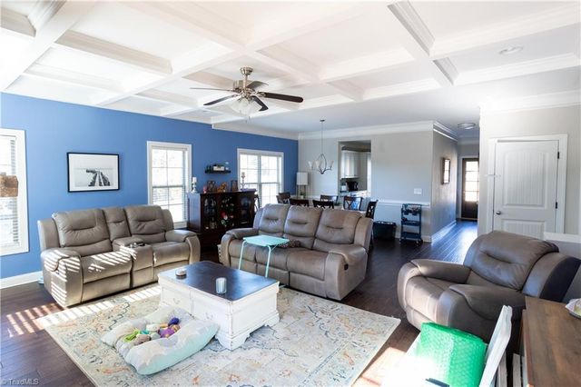 112 Wallburg Fields Lane, Winston-salem, NC 27107