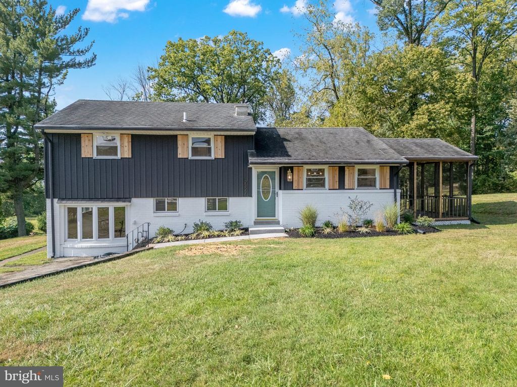2327 HILLSIDE, Norristown, PA 19403