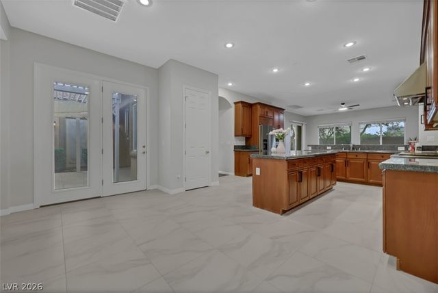 7970 Carson Creek Street, Las Vegas, NV 89113