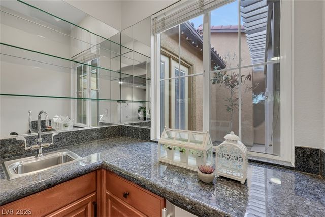 7970 Carson Creek Street, Las Vegas, NV 89113