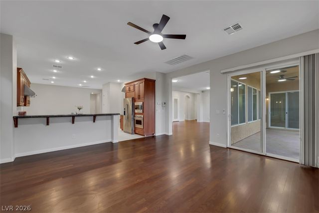 7970 Carson Creek Street, Las Vegas, NV 89113