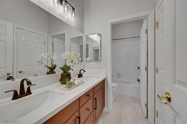 7970 Carson Creek Street, Las Vegas, NV 89113