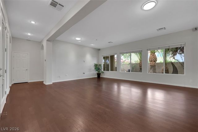7970 Carson Creek Street, Las Vegas, NV 89113