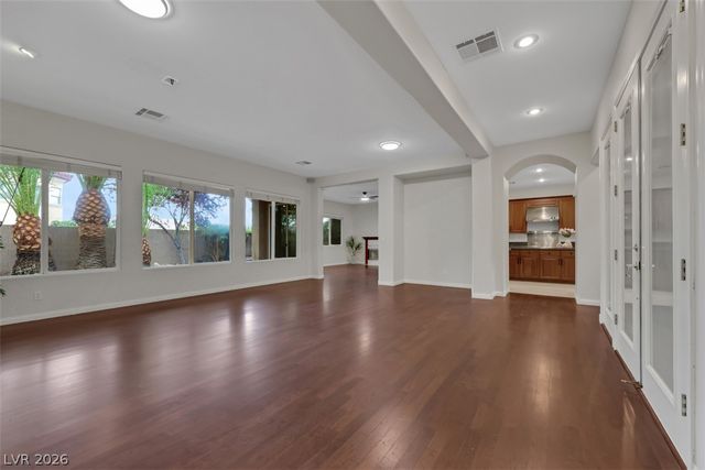 7970 Carson Creek Street, Las Vegas, NV 89113