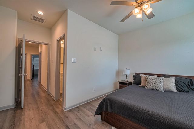 3540 Rebecca Street, Houston, TX 77021