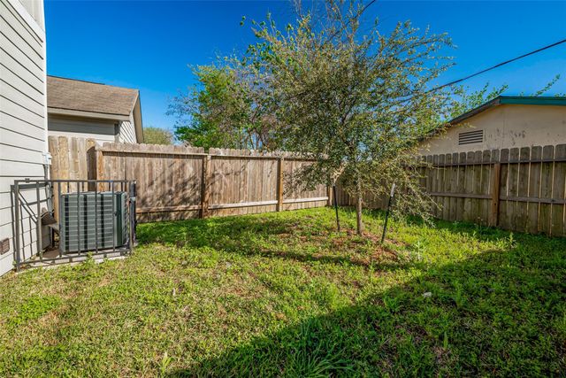 3540 Rebecca Street, Houston, TX 77021