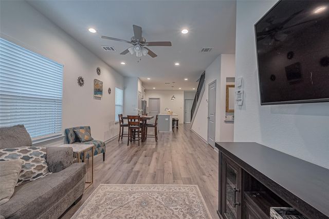 3540 Rebecca Street, Houston, TX 77021