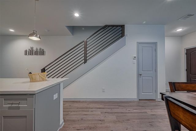 3540 Rebecca Street, Houston, TX 77021