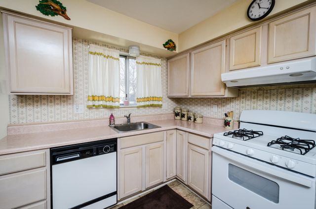 2474 Carriage Court, Ypsilanti, MI 48197