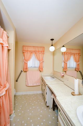 2474 Carriage Court, Ypsilanti, MI 48197