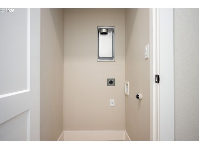 8431 Ne Hassalo St, Portland, OR 97220