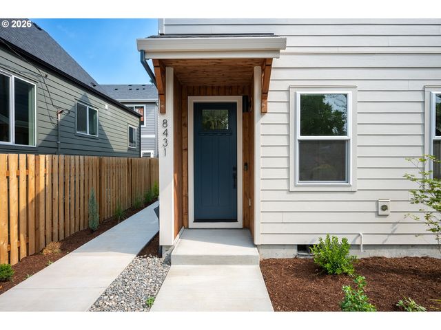 8431 Ne Hassalo St, Portland, OR 97220
