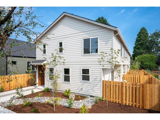 8431 Ne Hassalo St, Portland, OR 97220