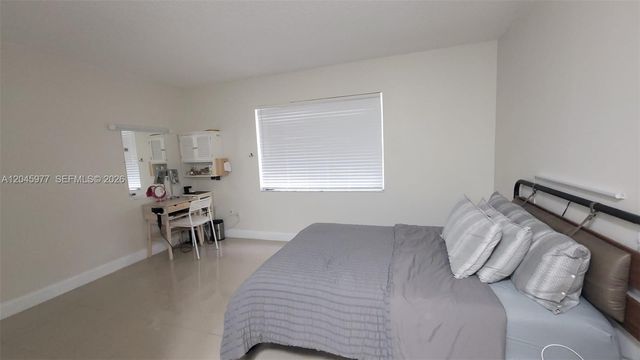 7705 Camino Real B-215, Miami, FL 33143
