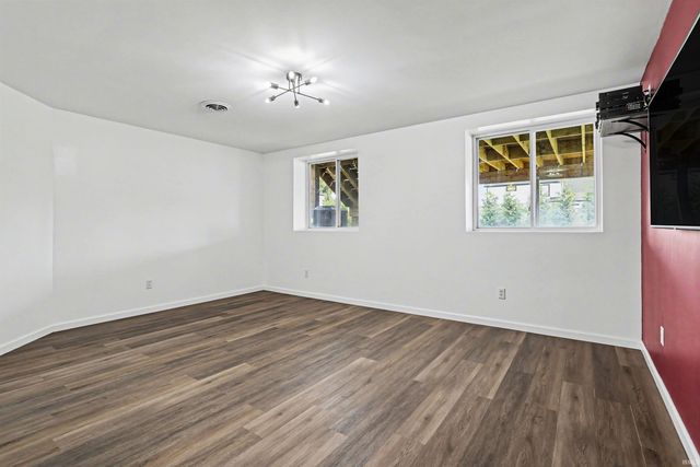 10050 Roszalka Court, Granger, IN 46530