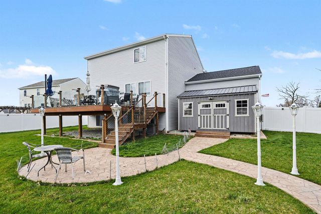 10050 Roszalka Court, Granger, IN 46530