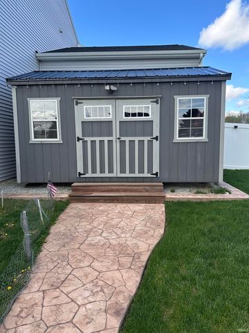 10050 Roszalka Court, Granger, IN 46530