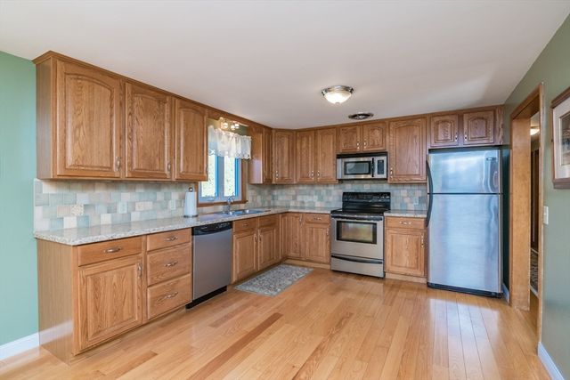 15 Stillwater Rd, Deerfield, MA 01373