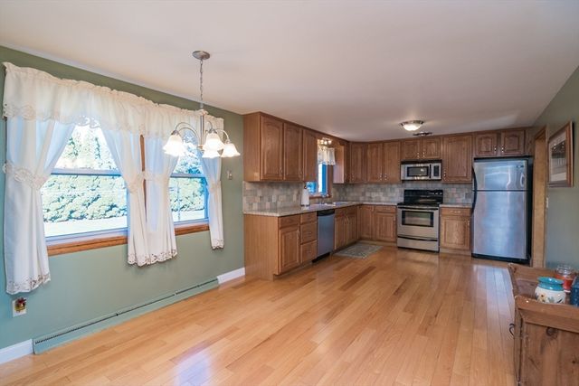 15 Stillwater Rd, Deerfield, MA 01373