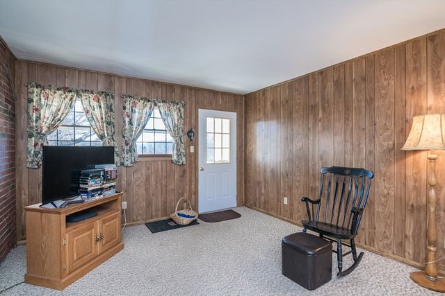 15 Stillwater Rd, Deerfield, MA 01373