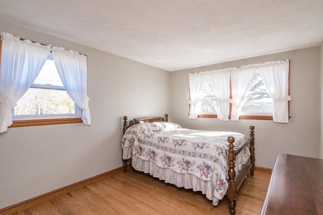 15 Stillwater Rd, Deerfield, MA 01373