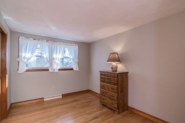 15 Stillwater Rd, Deerfield, MA 01373