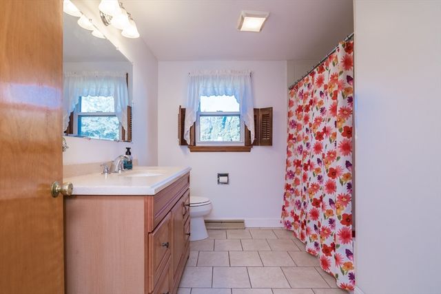 15 Stillwater Rd, Deerfield, MA 01373