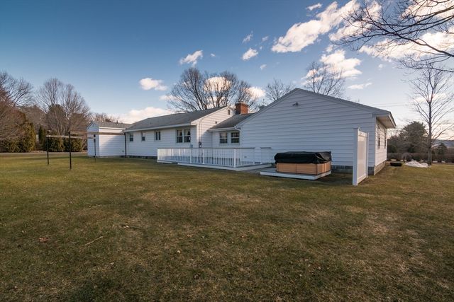 15 Stillwater Rd, Deerfield, MA 01373