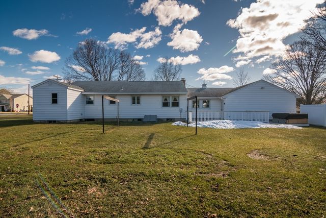 15 Stillwater Rd, Deerfield, MA 01373