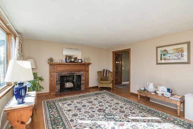 15 Stillwater Rd, Deerfield, MA 01373