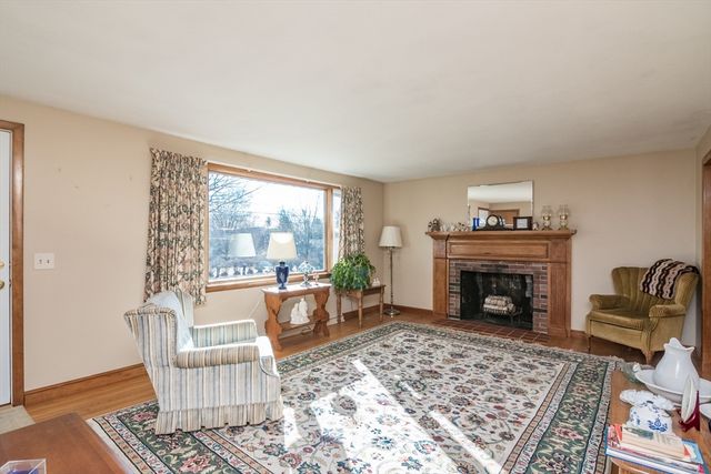 15 Stillwater Rd, Deerfield, MA 01373