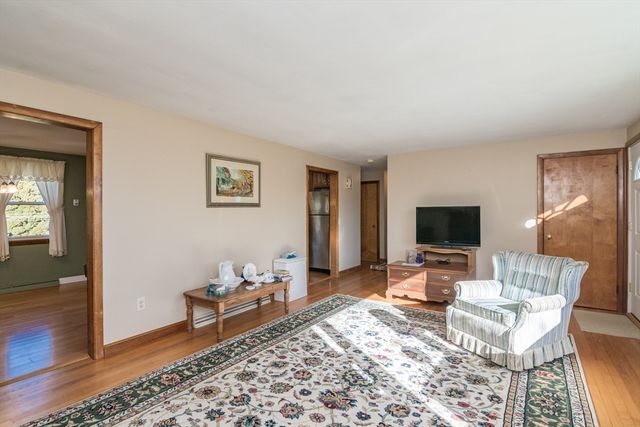 15 Stillwater Rd, Deerfield, MA 01373