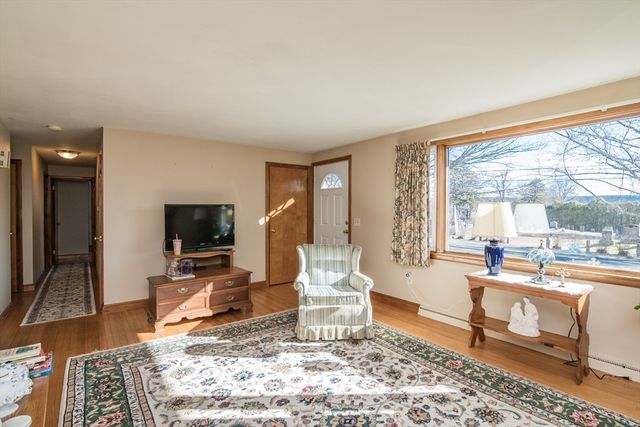 15 Stillwater Rd, Deerfield, MA 01373