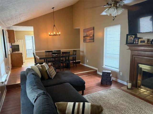909 Forest Pointe Way, Jonesboro, GA 30238