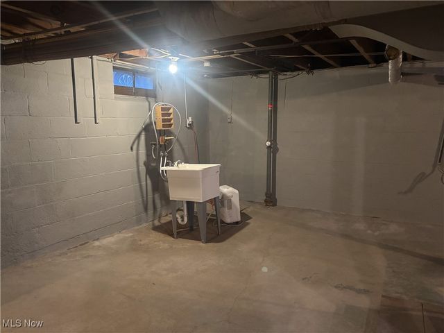 1633 Everett Avenue, Youngstown, OH 44514