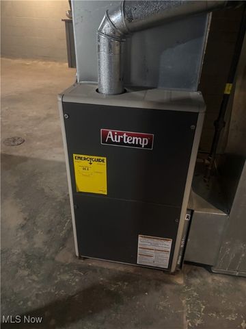 1633 Everett Avenue, Youngstown, OH 44514