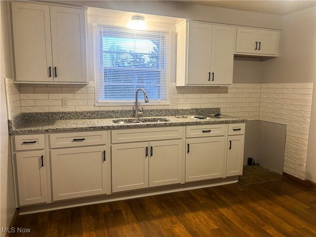 1633 Everett Avenue, Youngstown, OH 44514