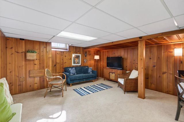 743 Nebraska Avenue W, Saint Paul, MN 55117