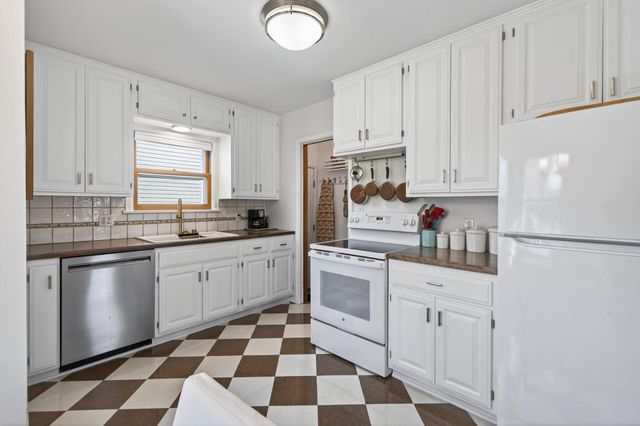 743 Nebraska Avenue W, Saint Paul, MN 55117