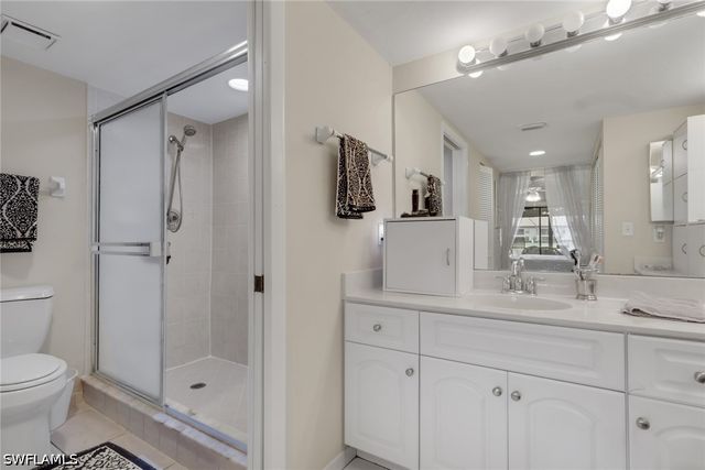5770 Trailwinds DR 213, Fort Myers, FL 33907