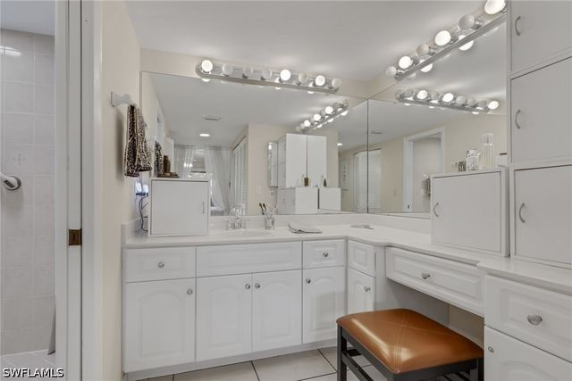 5770 Trailwinds DR 213, Fort Myers, FL 33907