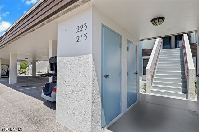 5770 Trailwinds DR 213, Fort Myers, FL 33907