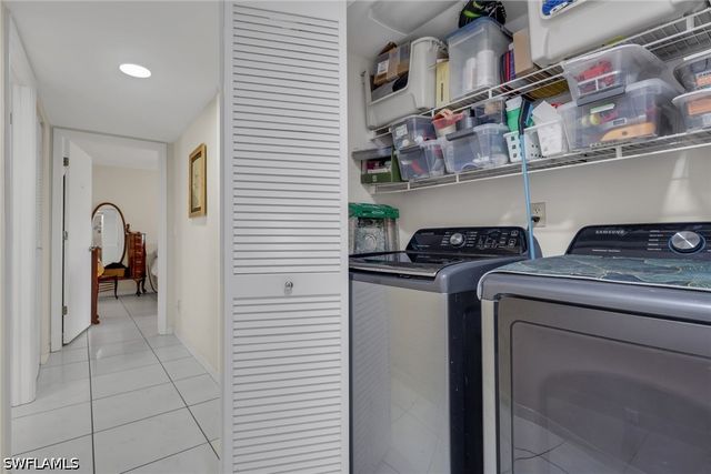 5770 Trailwinds DR 213, Fort Myers, FL 33907