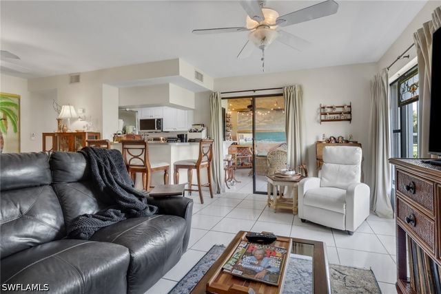 5770 Trailwinds DR 213, Fort Myers, FL 33907